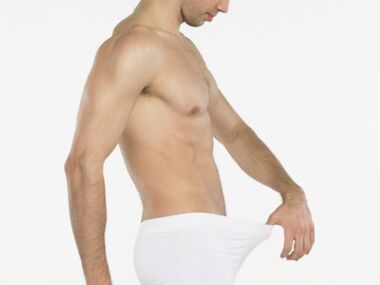 Ein Mann möchte seinen Penis auf eigene Faust vergrößern.